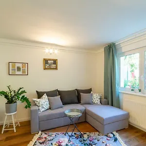 Buergerpark Apartment